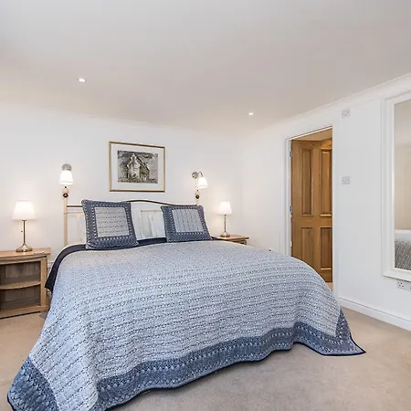 Knole B&B-3